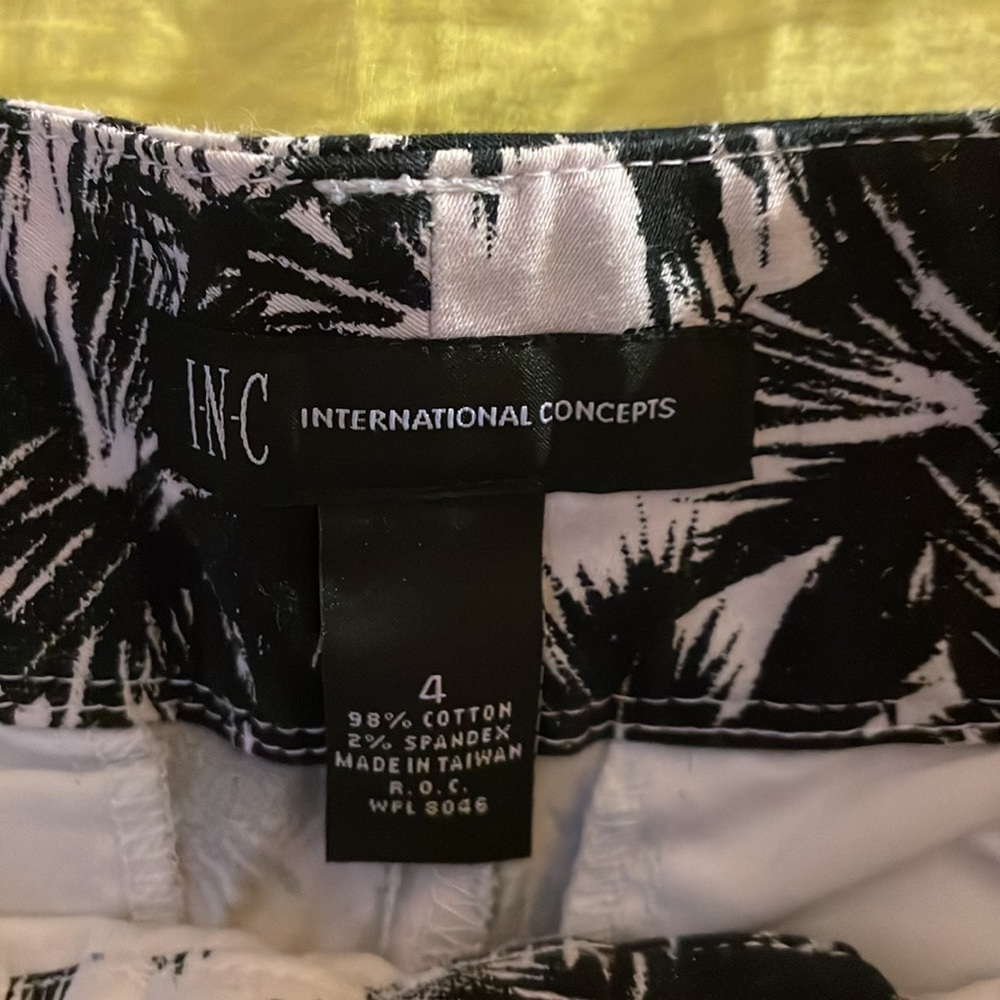 INC shorts - Picture 5 of 5